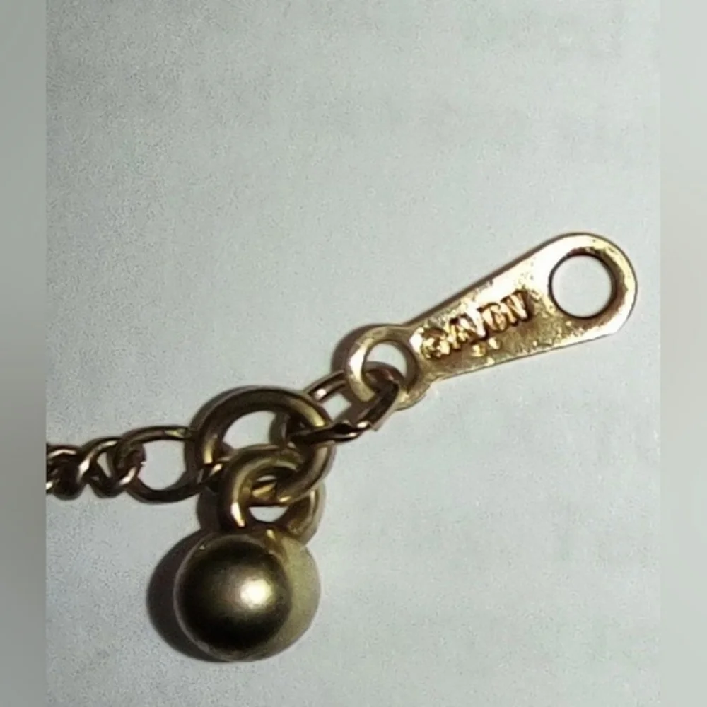 Avon goldtone bracelet